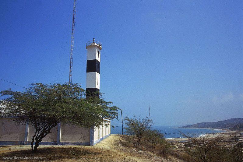 Vista del faro de Zorritos, Puerto Pizarro