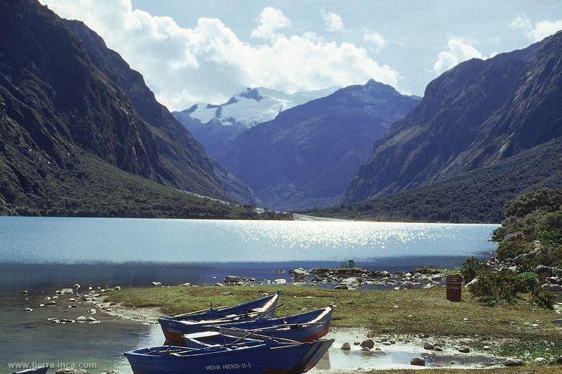 Laguna de Llanganuco