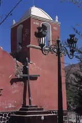 Templo colonial en el poblado de Yacango