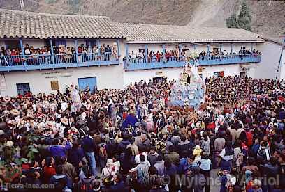 Procesin de la Virgen del Carmen, Paucartambo