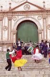 Danza frente a la Iglesia de la Asunción, Puno