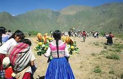 Venta de T'anta Wawas en la Procesin de la Virgen de Chapi