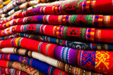 Venta de artesanías en el mercado de Chivay