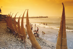 Caballitos de totora en Huanchaco