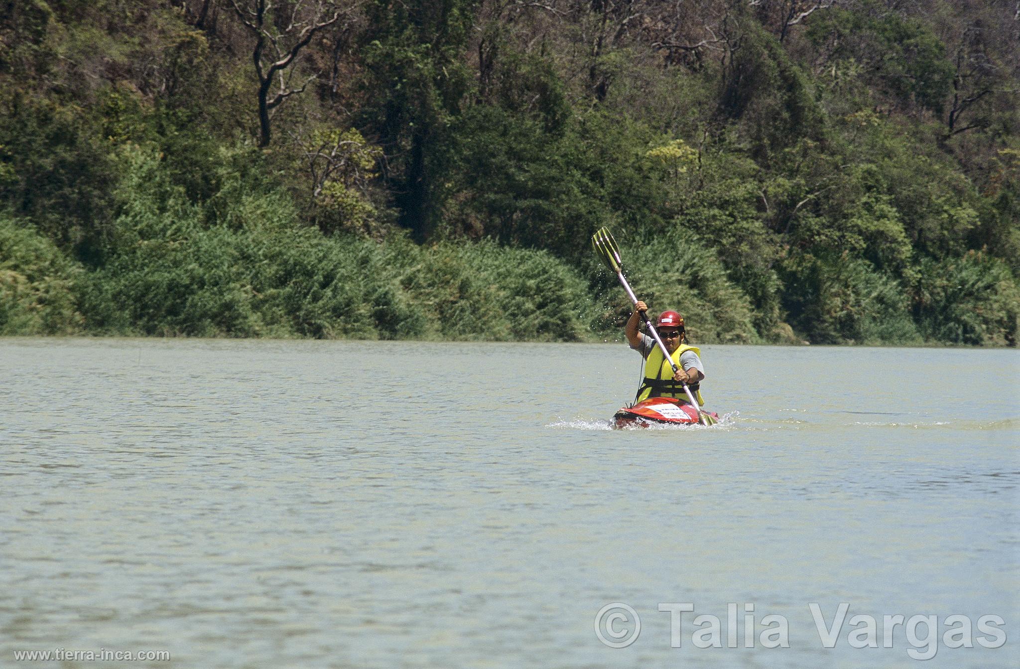 Kayac en el Rio Tumbes