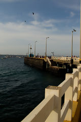 Muelle en la playa Los Órganos