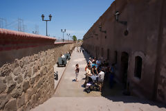 Turistas en la fortaleza del Real Felipe