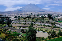 Volcán Misti y campiña de Arequipa