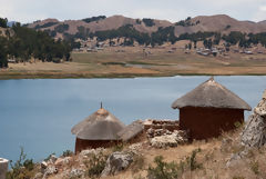 Isla Tikonata en el Lago Titicaca