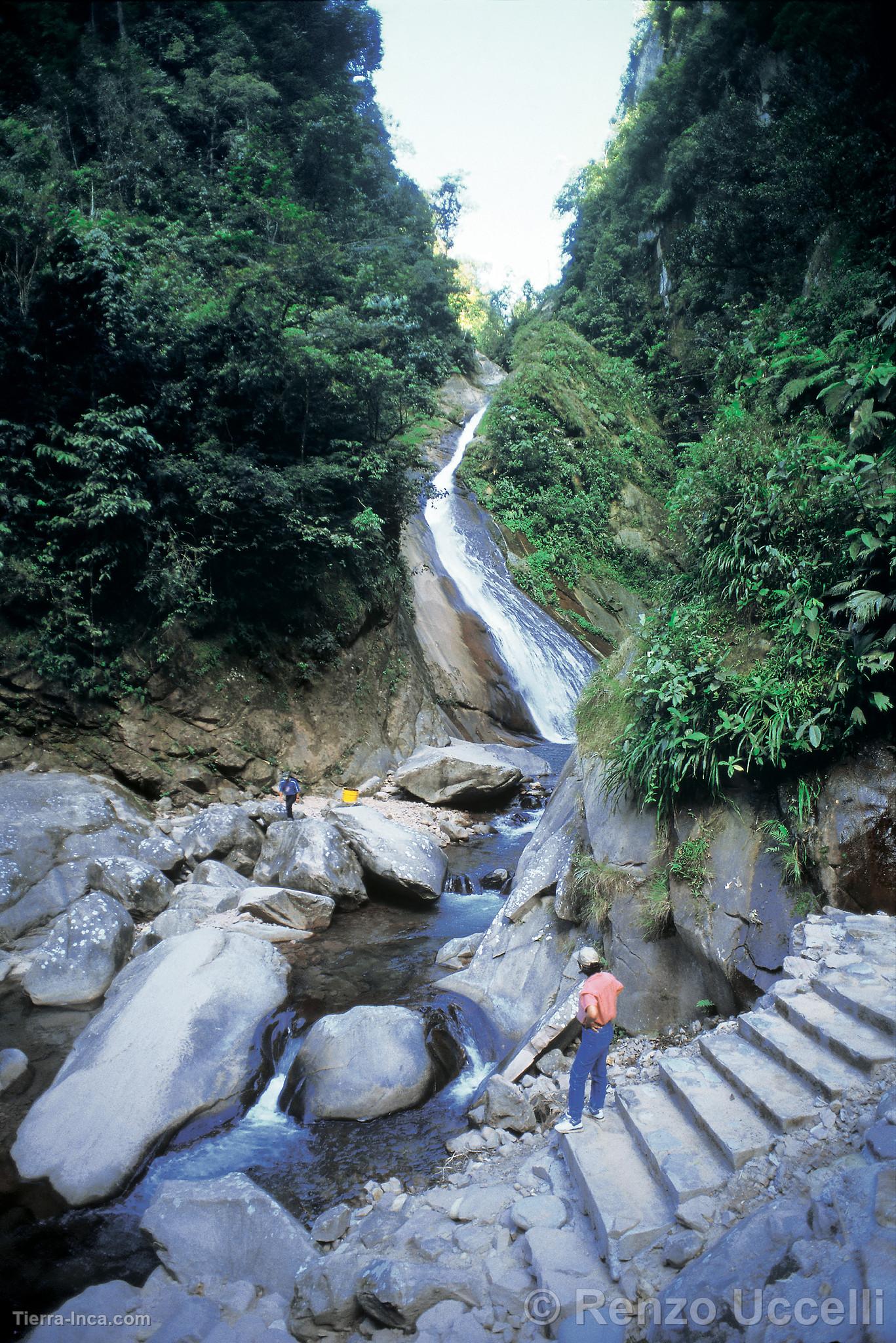 Catarata Velo de la Novia en Ucayali