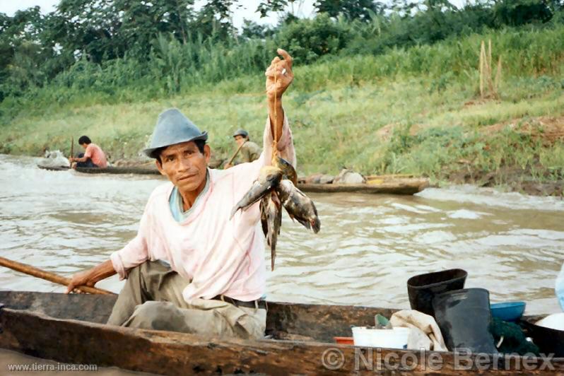 Pescador en el ro Ucayali