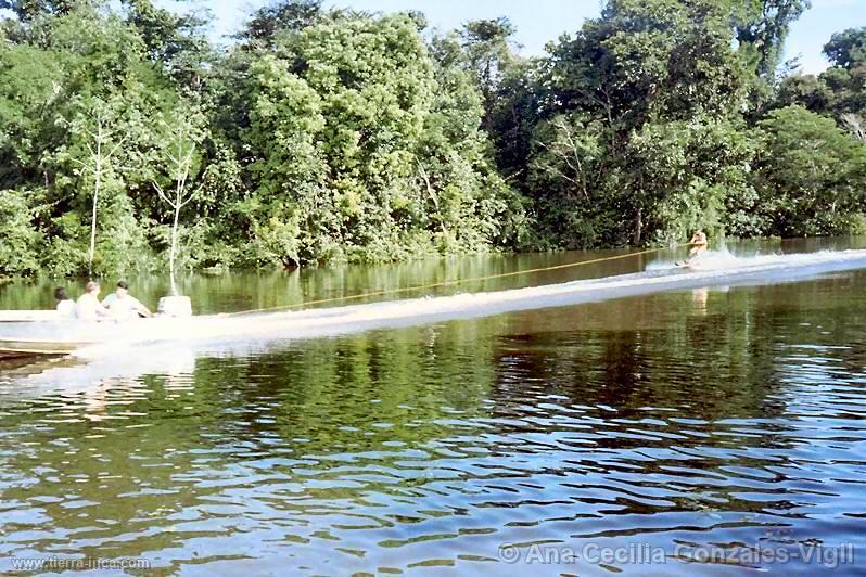 Esquí acuático en el Amazonas
