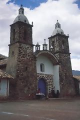 Templo colonial en Raqchi