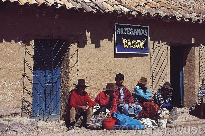 Pobladores del pueblo de Raqchi