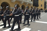 Desfile de la Policía en la Plaza de Armas