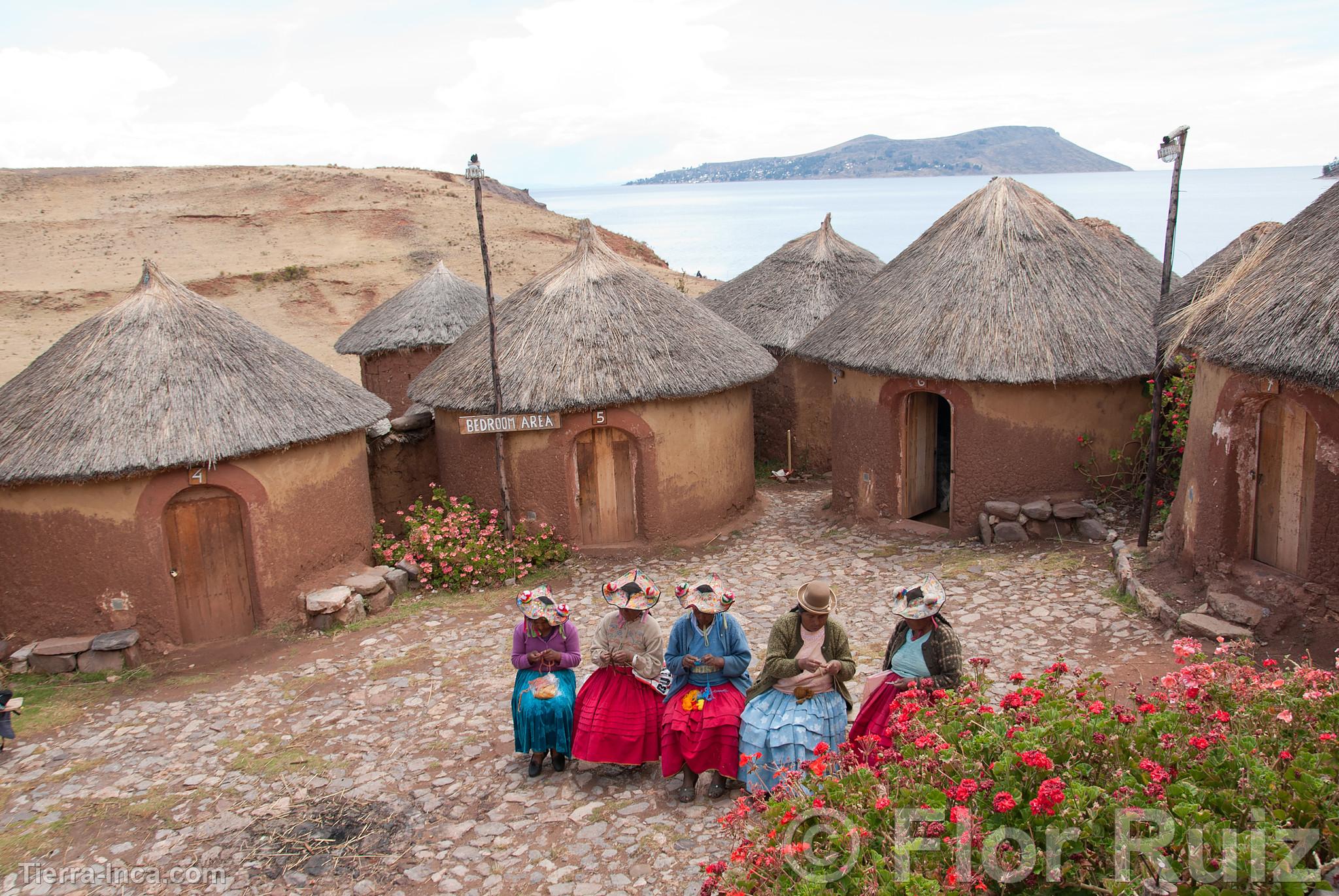 Isla Tikonata en el Lago Titicaca