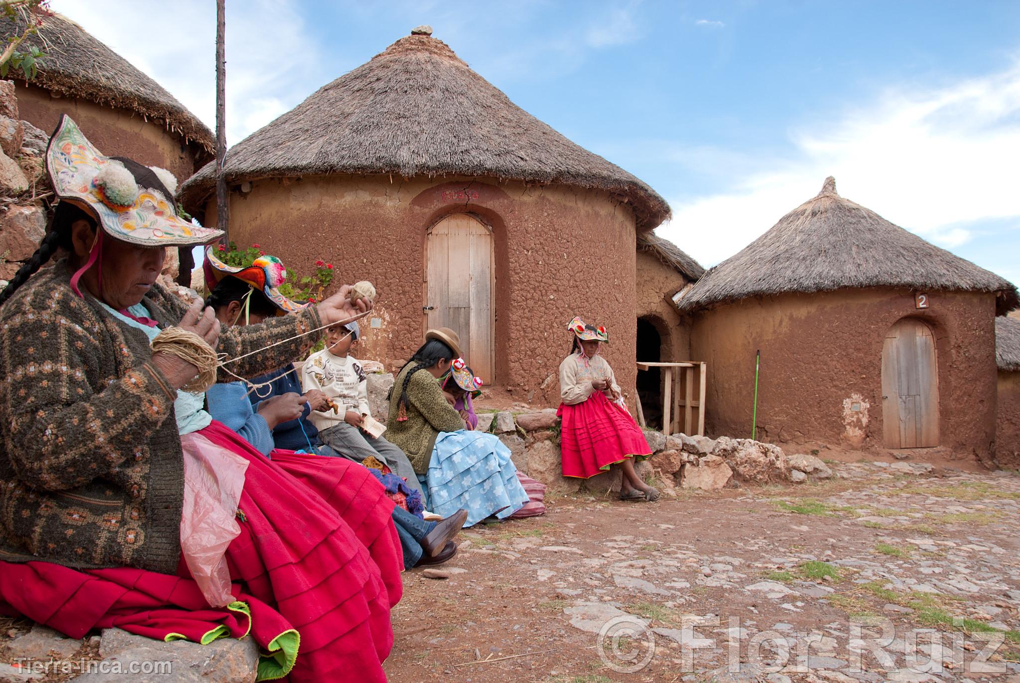 Isla Tikonata en el Lago Titicaca