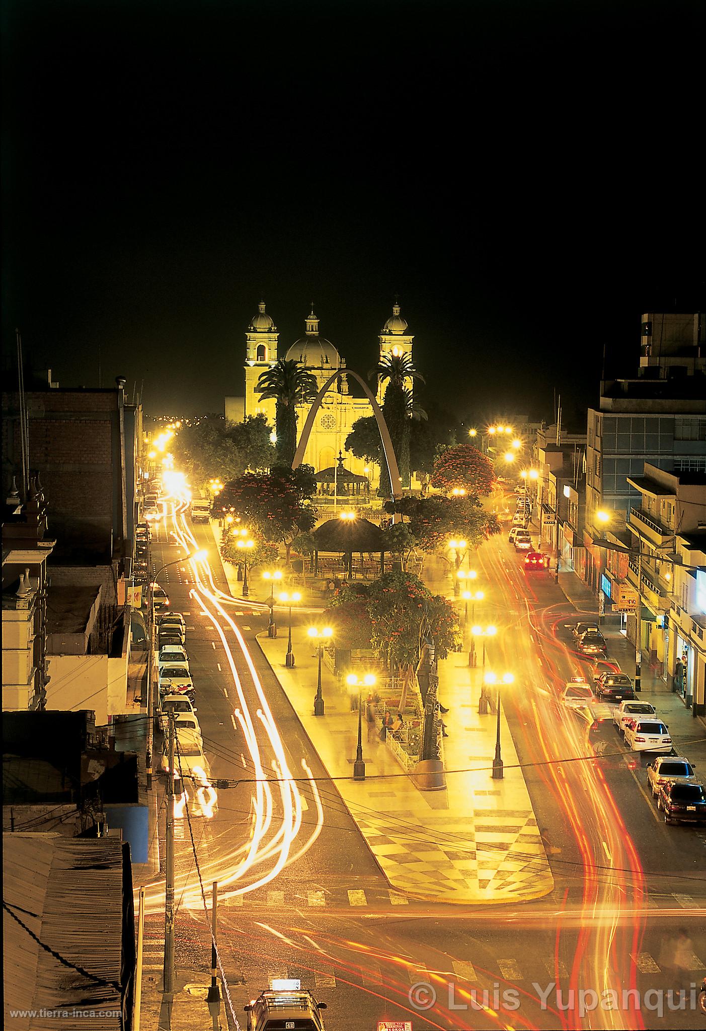 Plaza y Catedral, Tacna