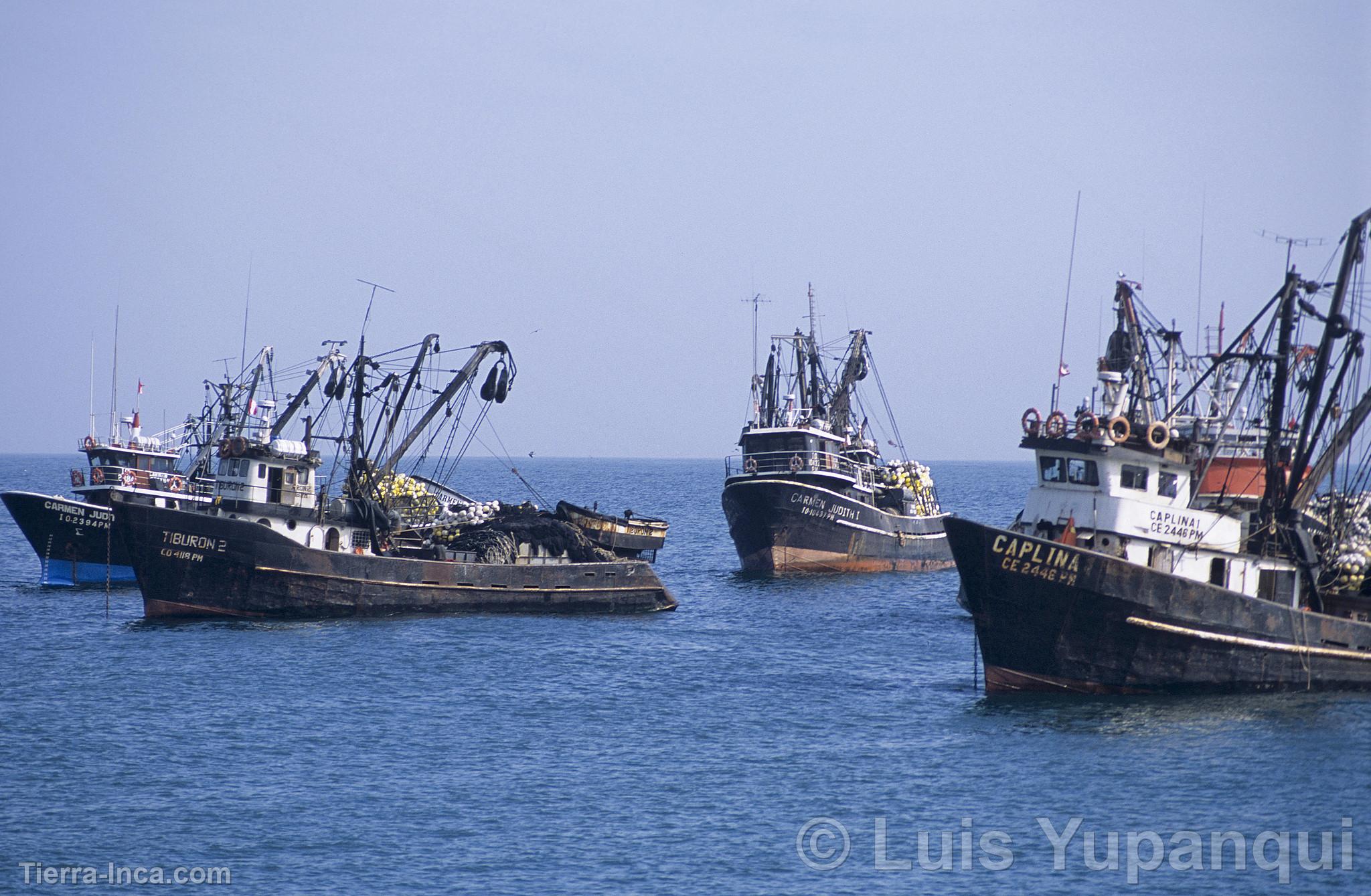 Bolicheras en el puerto, Ilo