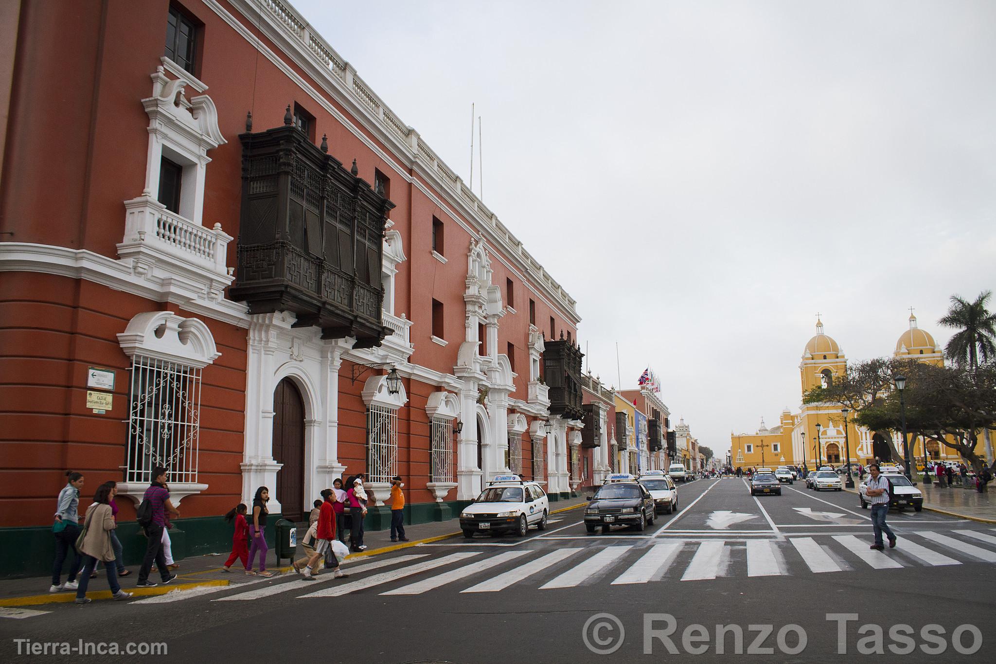 Plaza de Armas, Trujillo