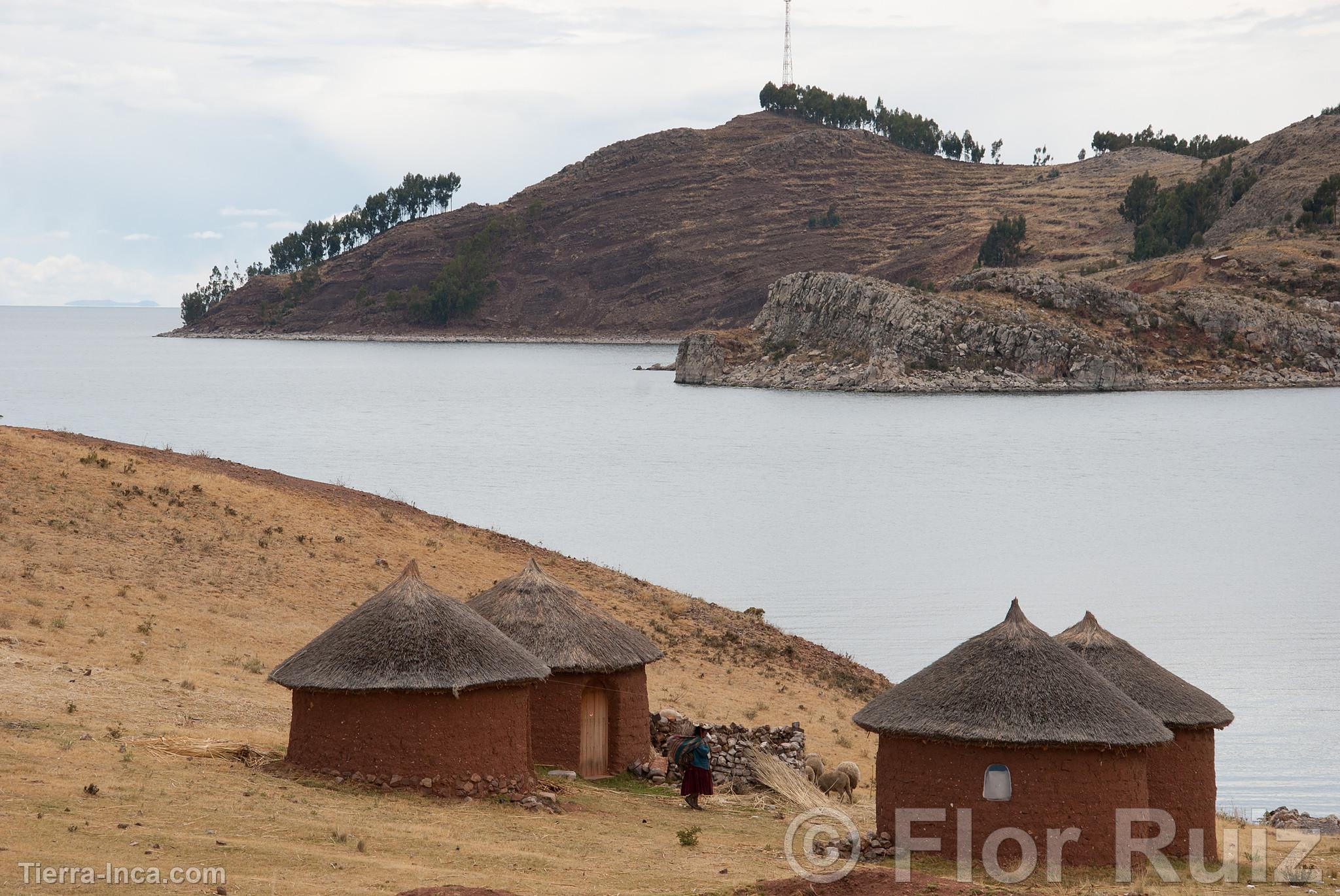 Isla Tikonata en el Lago Titicaca